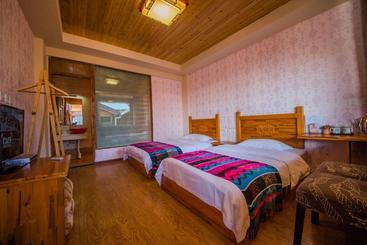هتل Lijiang Rongyi Homestay