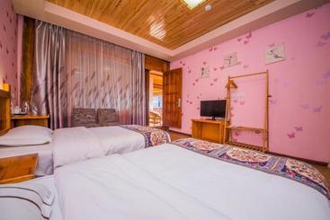 هتل Lijiang Rongyi Homestay