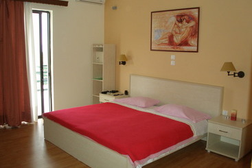 هتل Sula Roka Studios