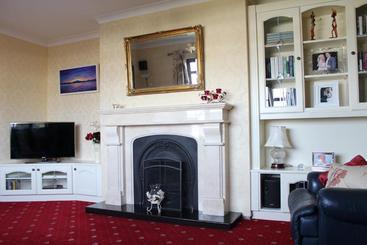 Cloverlawn B&b