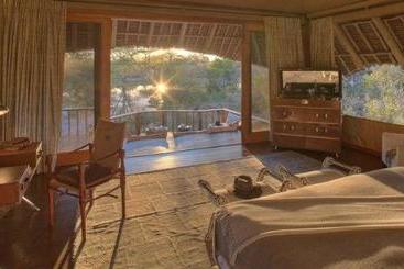 هتل Finch Hatton's Camp
