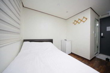 فندق Jj House Myeongdong