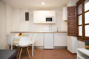 Apartamentos Nahira Suites 3000