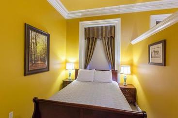 هتل Chipman Hill Suites - 9 Chipman Hill