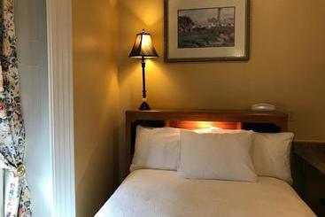 هتل Chipman Hill Suites - 9 Chipman Hill