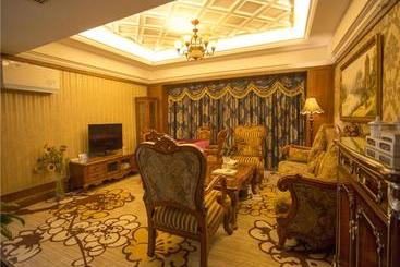 هتل Chengdu French Theme Gold Palace