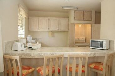 هتل Ocean Bliss Apartments
