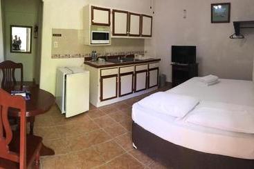 هتل Panchos Villas