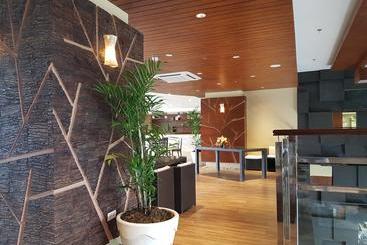 هتل Capital O 261 Rumah Highlands