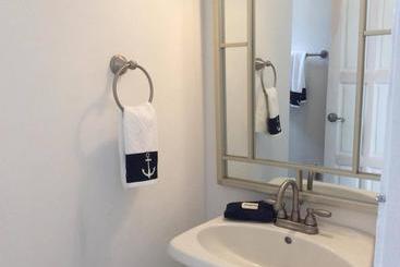 هتل The Beach Club Resort At Caye Caulker
