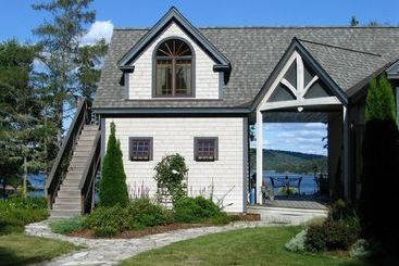 هتل Three Pines Bed And Breakfast
