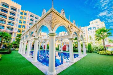 هتل Venetian Resort Jomtien