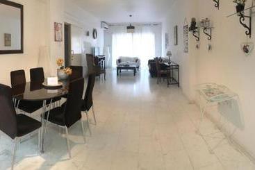 هتل Angela's Luxury Apartments
