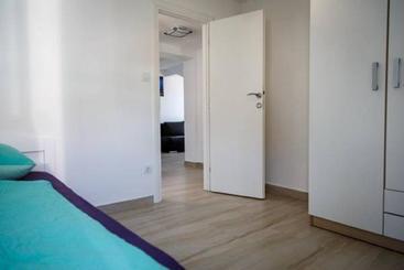 هتل Nemira Sunny Apartments