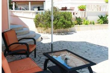 هتل Villa Marica Primosten