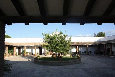 هتل Cortijo Mesa De La Plata