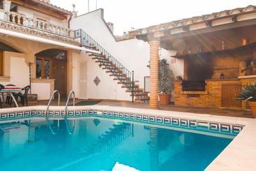 هتل Family Home Jaume II