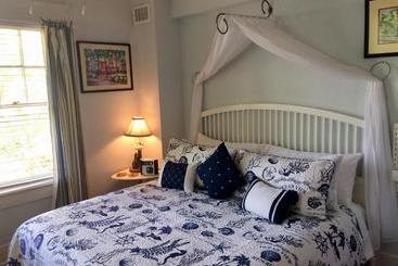 هتل The German Berl Inn