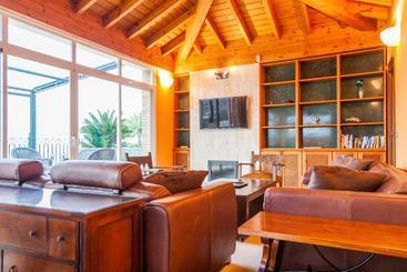 هتل Villa Vista Lara Canovas Nerja
