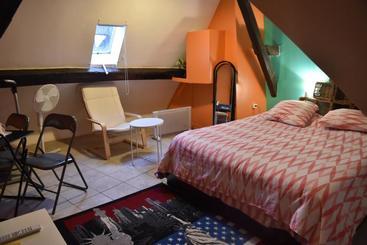 هتل Cathy Blue Lodge