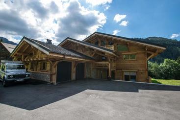 هتل Chalet Carnauba  Alpine Descents