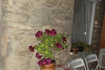 هتل Flora Apartman