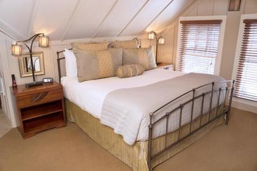 هتل Lara House Bed And Breakfast
