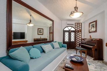 هتل Naxos Center Houses