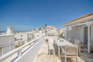 هتل Naxos Center Houses