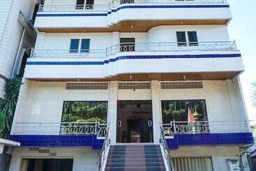 هتل Riverside Manado