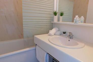 هتل Residence New Rochelle
