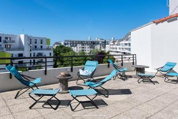 هتل Residence New Rochelle