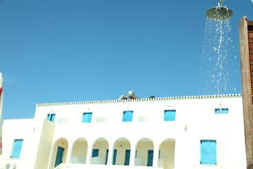 Lianos Hotel Apartments