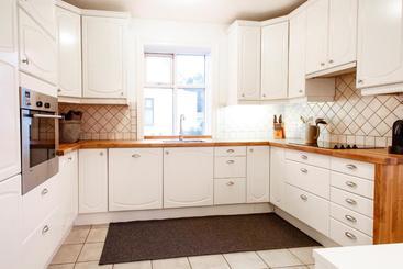 هتل Akureyri Central Luxury House