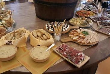 هتل Antico Borgo La Commenda