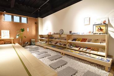هتل Home Hostel Osaka