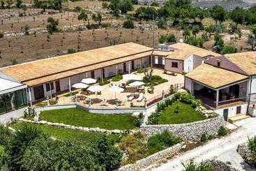 هتل Relais Villa Del Monte