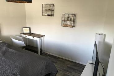 هتل Steinaskjol Apartments