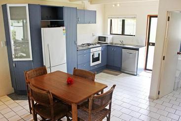 هتل Avana Waterfront Apartments