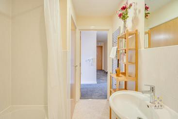 هتل Mica Point City Centre Apartment