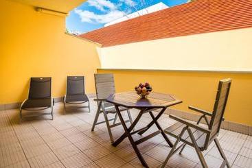 هتل Netos Terrace Apartments