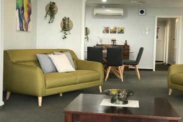 هتل Oamaru Holiday Homes 92 Aln Street