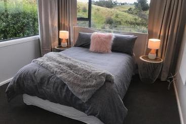 هتل Oamaru Holiday Homes 92 Aln Street