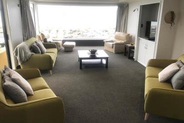 هتل Oamaru Holiday Homes 92 Aln Street