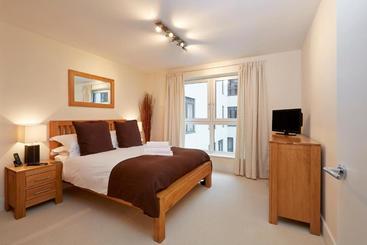 هتل Skyline Plaza By Flying Butler