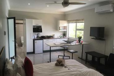 هتل Suiderhof Selfcatering