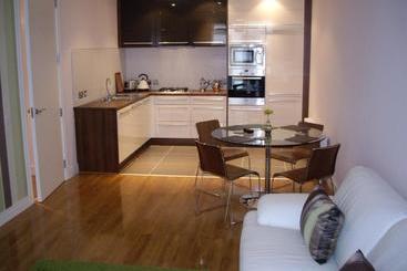 هتل Titanic View Apartment