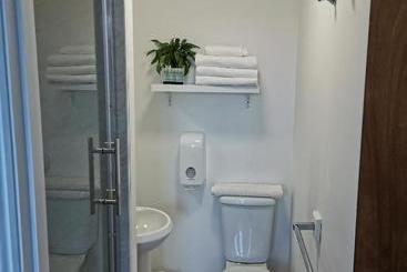 هتل A & B Guest House Cambridge Ltd