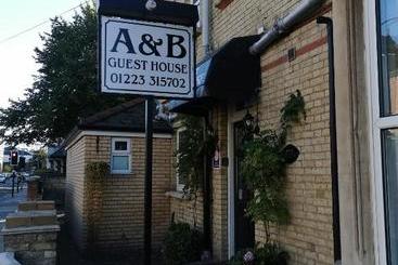 هتل A & B Guest House Cambridge Ltd
