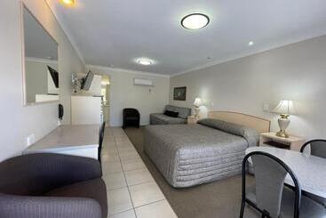 Crows Nest Motel